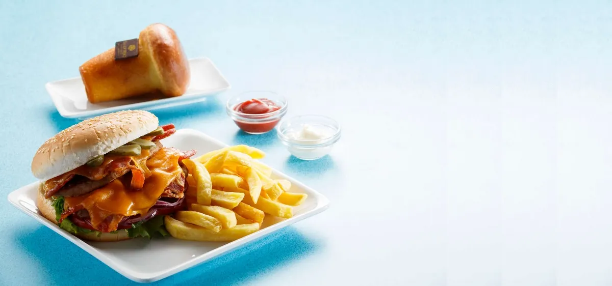 1- SALTY BEACH STREET FOOD <br> PAUSA GOURMET AL AIRE LIBRE