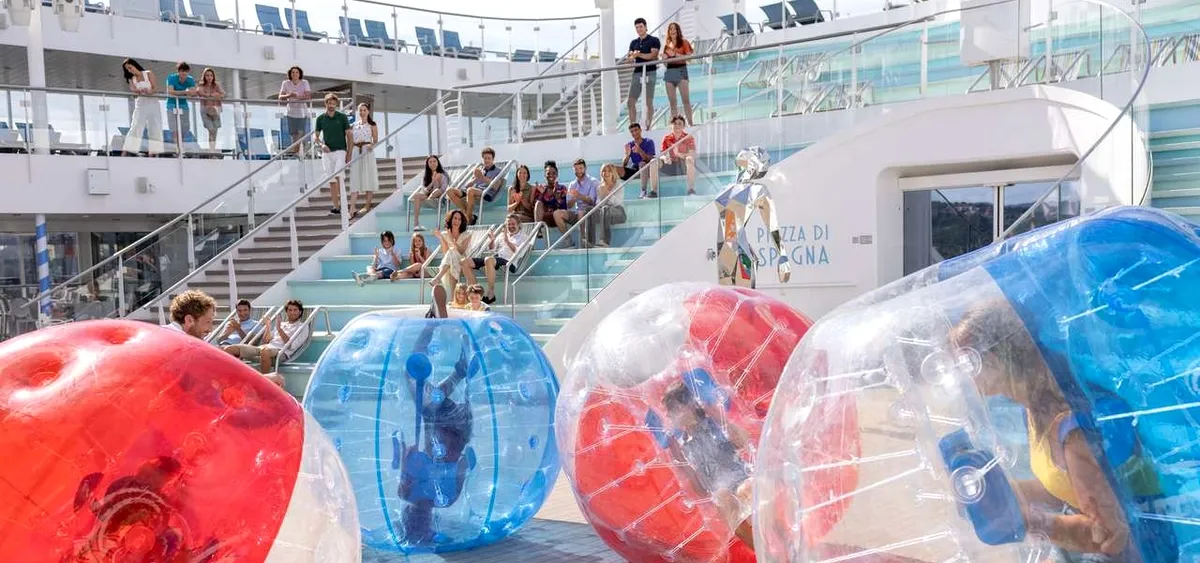 2- PIAZZA DI SPAGNA <br> EL CINE-CONCIERTO AL AIRE LIBRE