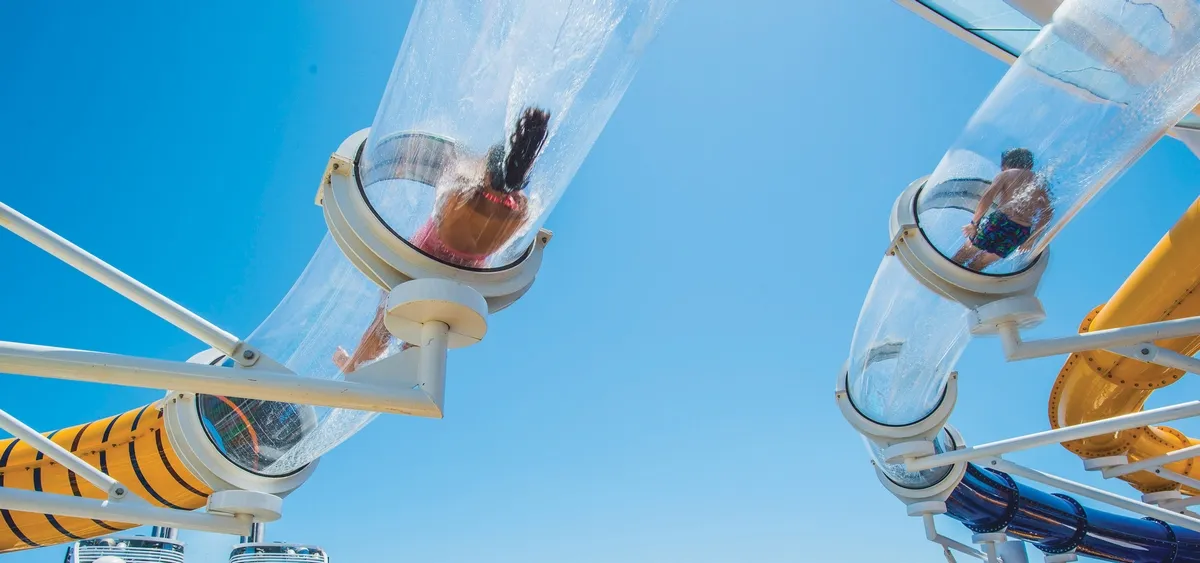 5- THE PERFECT STORM <br> TRES TOBOGANES ACUÁTICOS SENSACIONALES