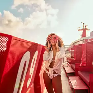 ¿A quién se dirige la compañía Virgin Voyages?
